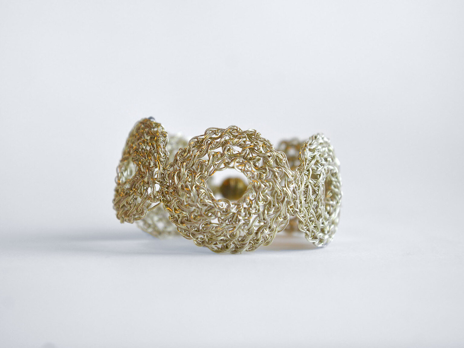 Bracelet tricoté à la main "Maillons" or