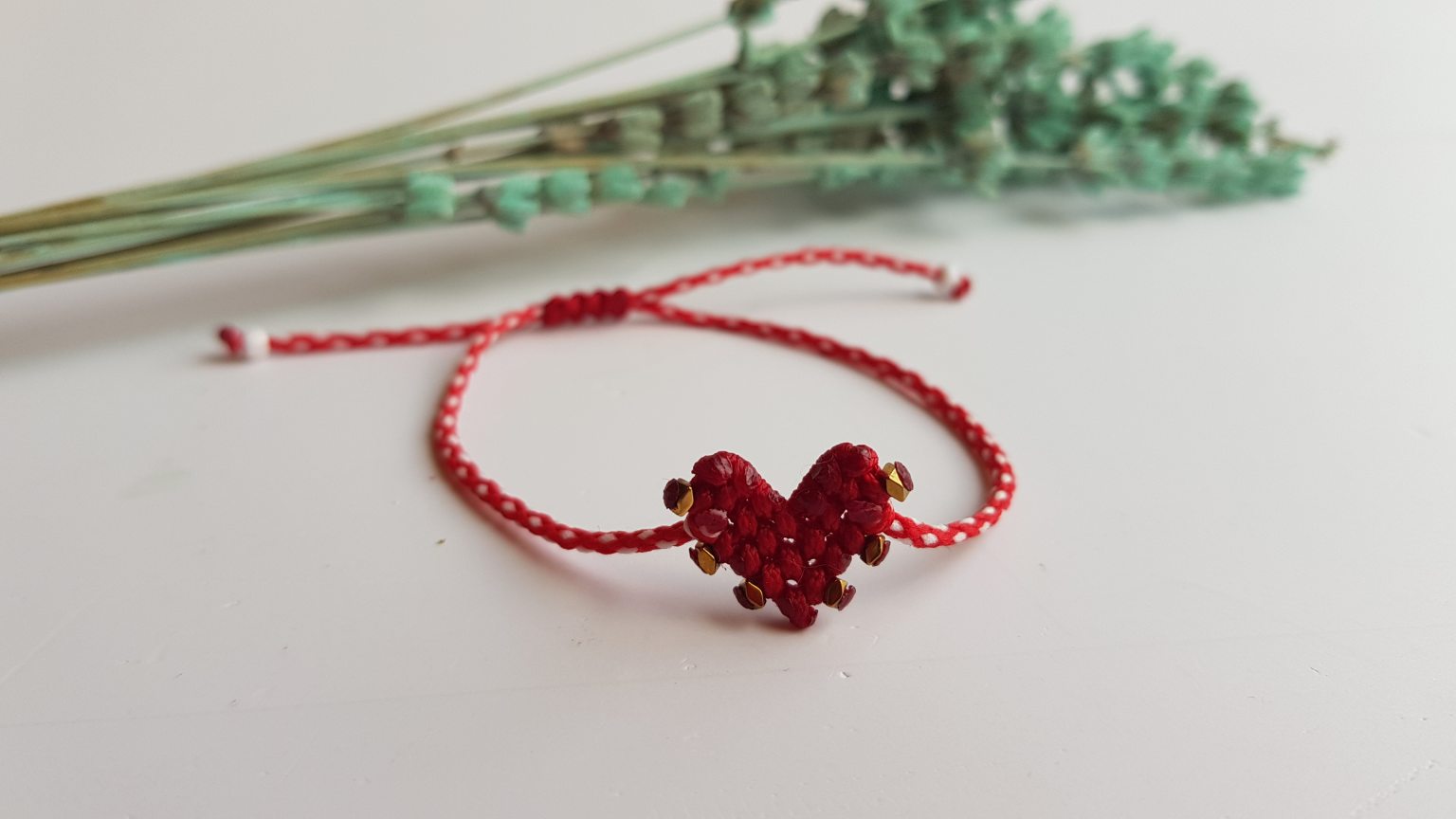 Macramé martis heart bracelet