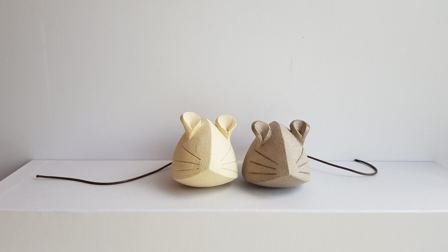 Deux souris en céramique