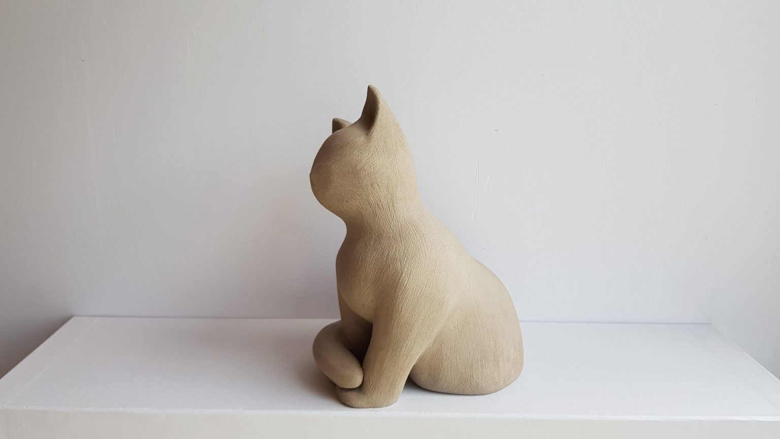Ceramic sitting cat 