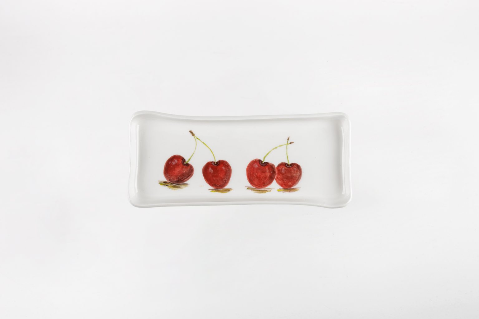 Plateau rectangulaire en porcelaine avec cerises