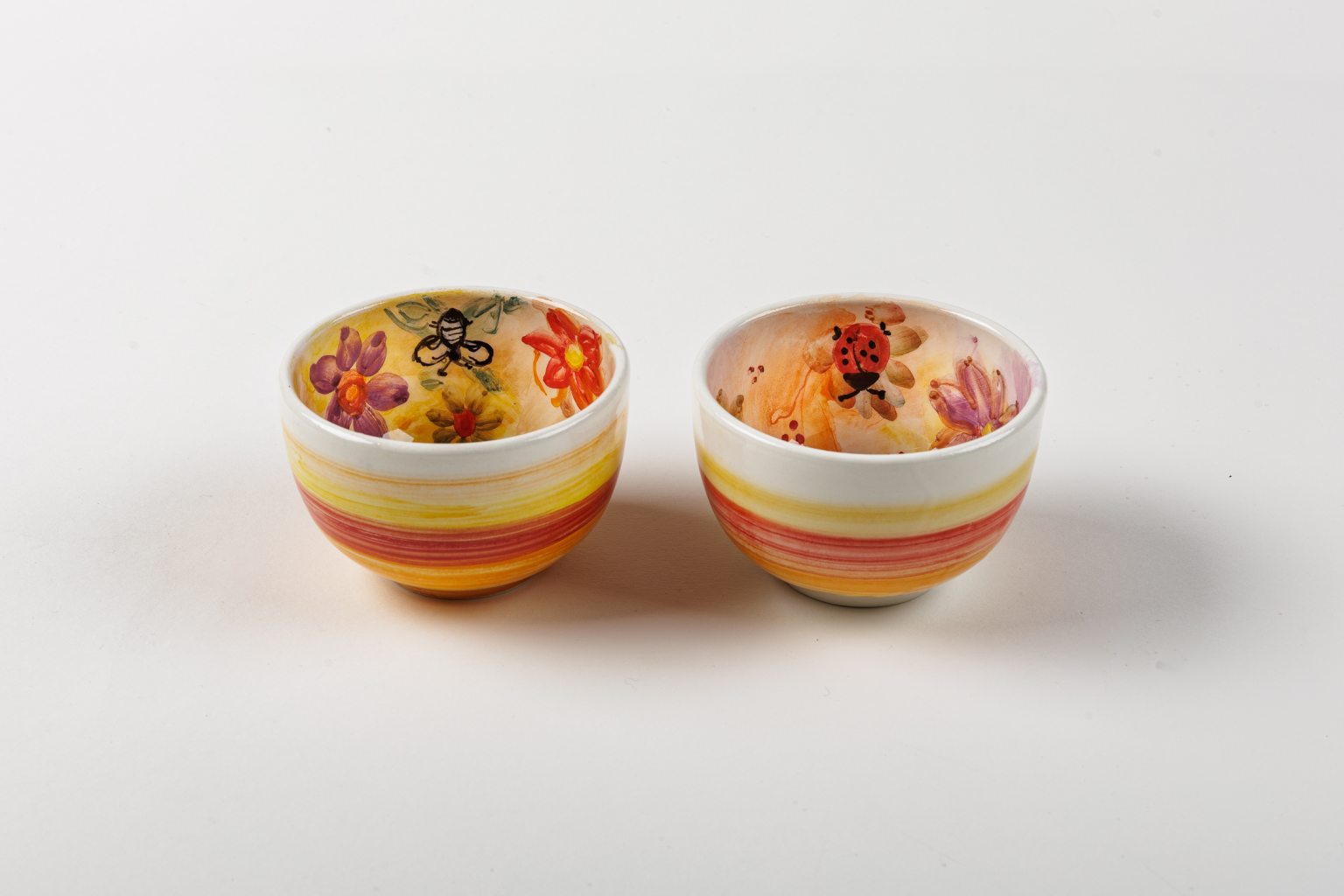 Δύο χειροποίητα μπωλάκια για ξηρούς καρπούς με λουλούδια