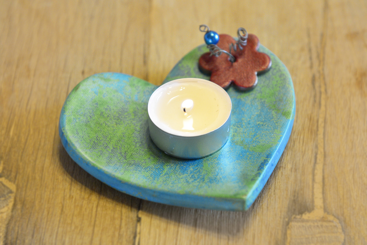 Ceramic heart tealight holder green