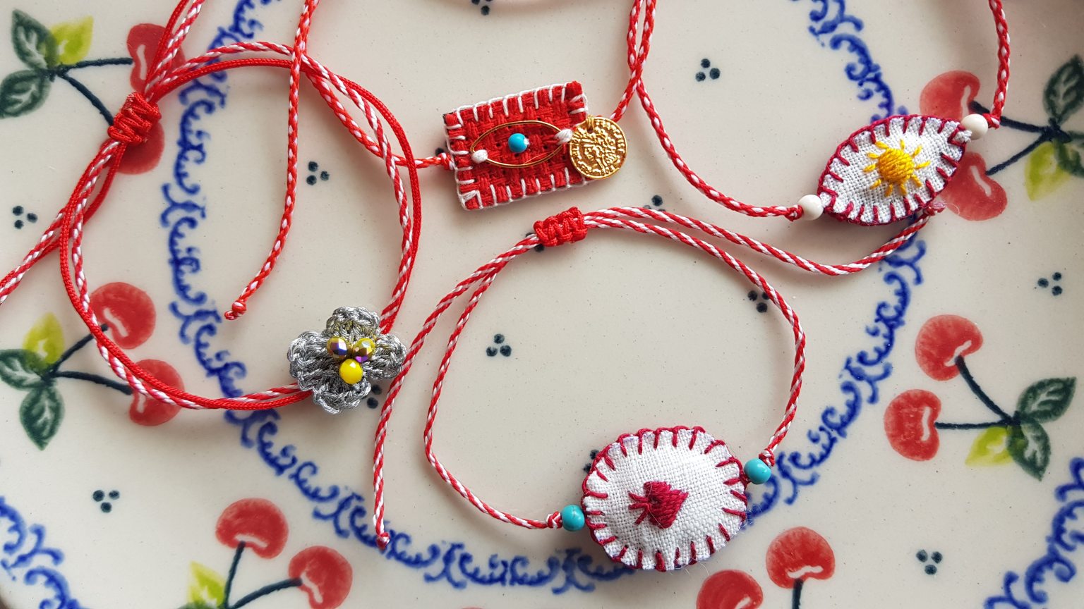 Hand-embroidered sun "martis" bracelet