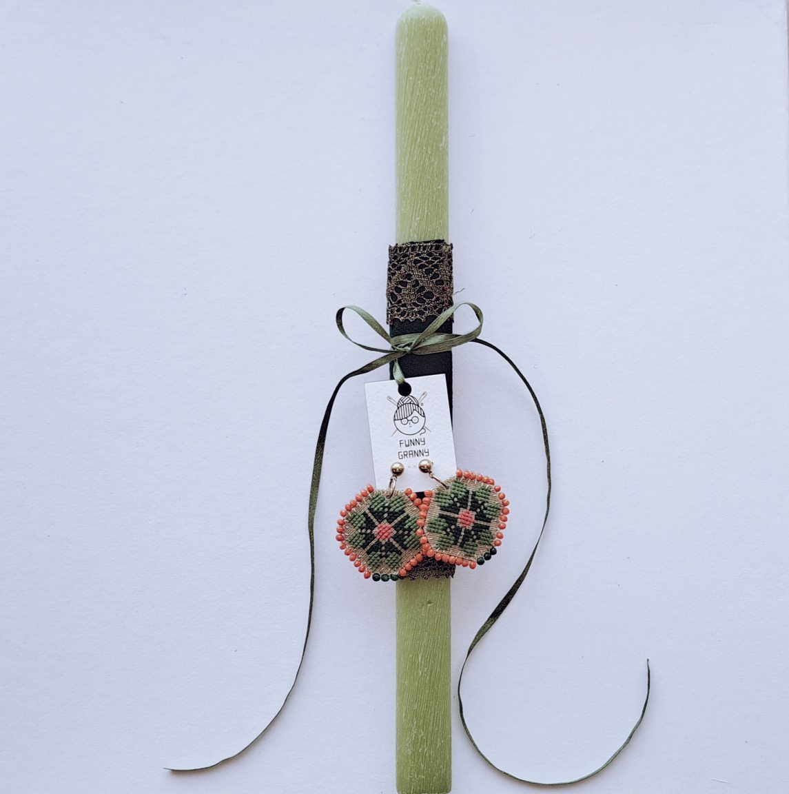 Λαμπάδα με χειροποίητα σκουλαρίκια "Μαργαρίτα"