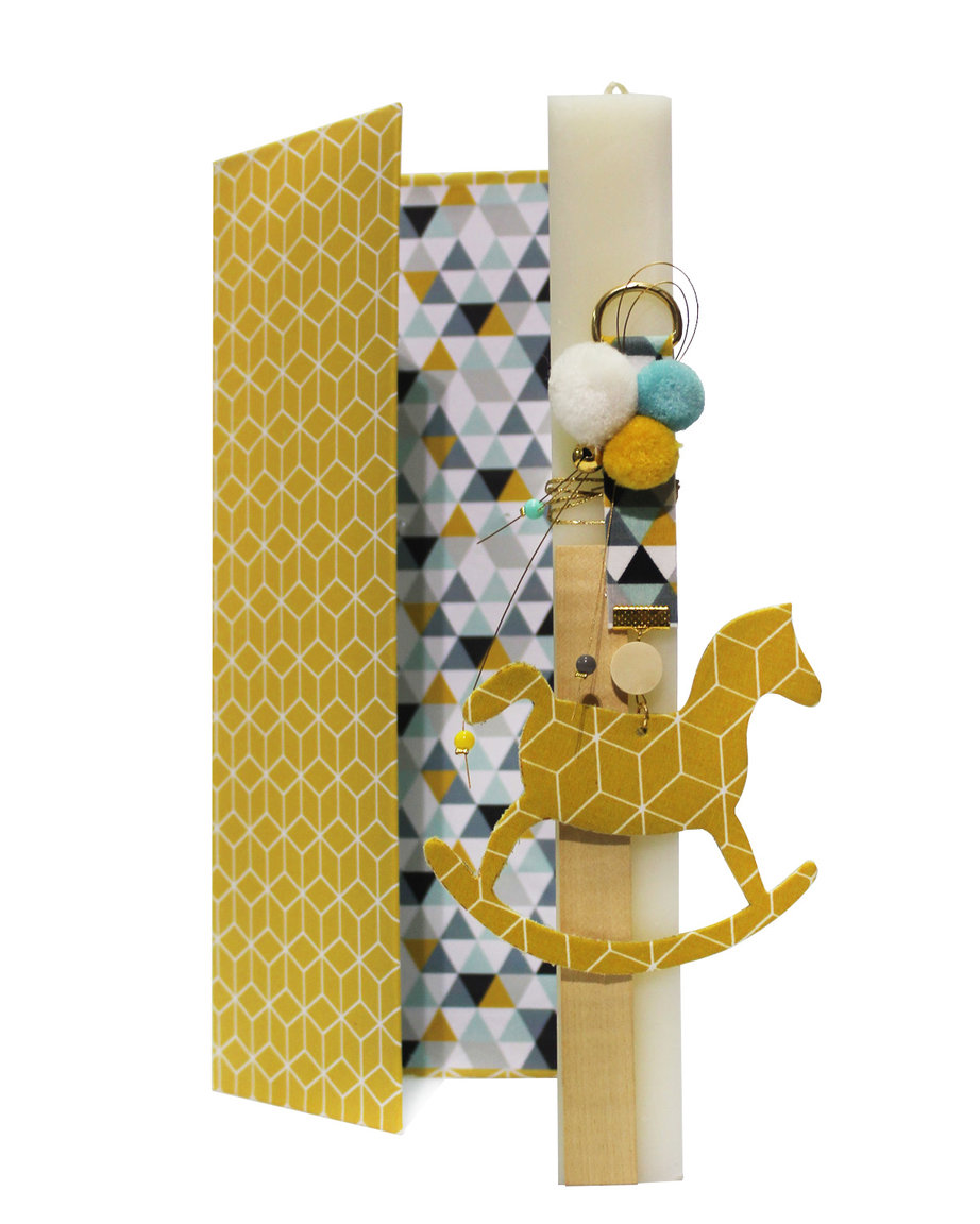 Bougie traditionelle de Pâques avec porte-clefs cheval