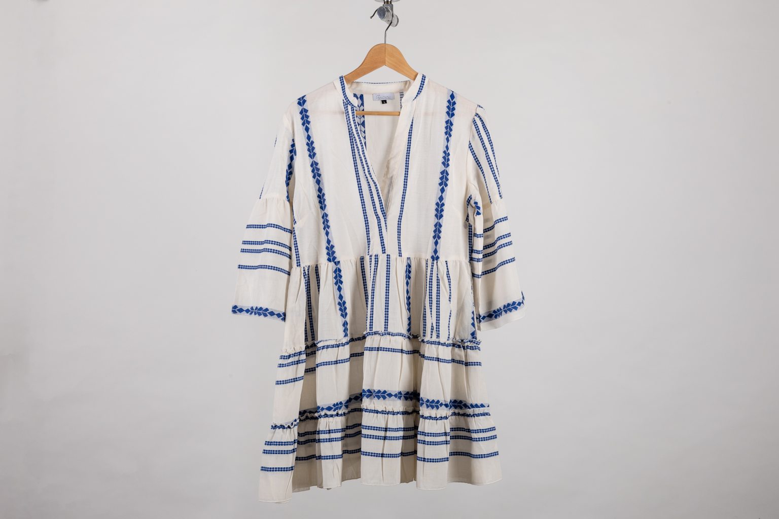 Blue & ecru caftan with Greek pattern