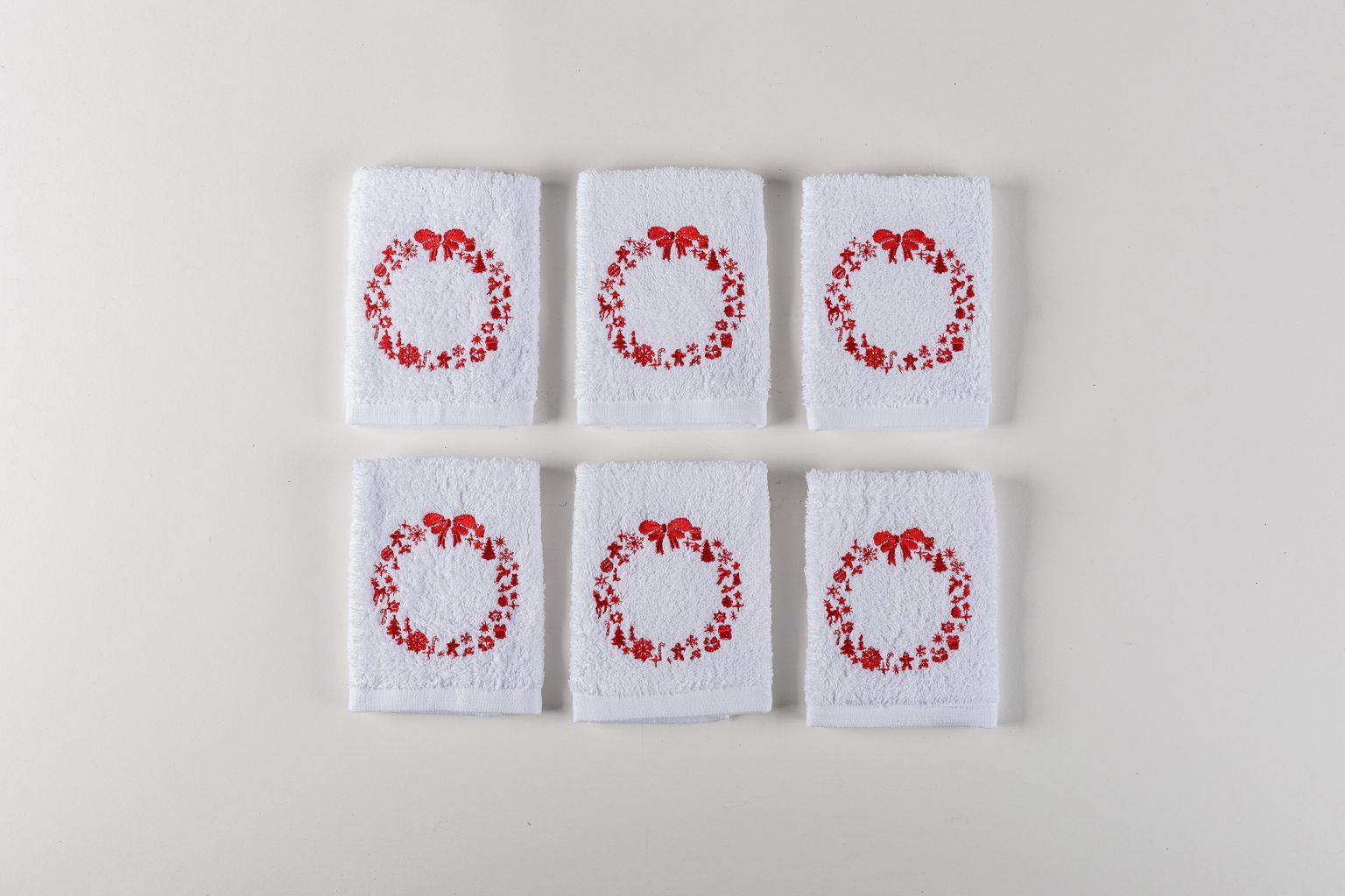 Set de six gants de toilette avec couronne