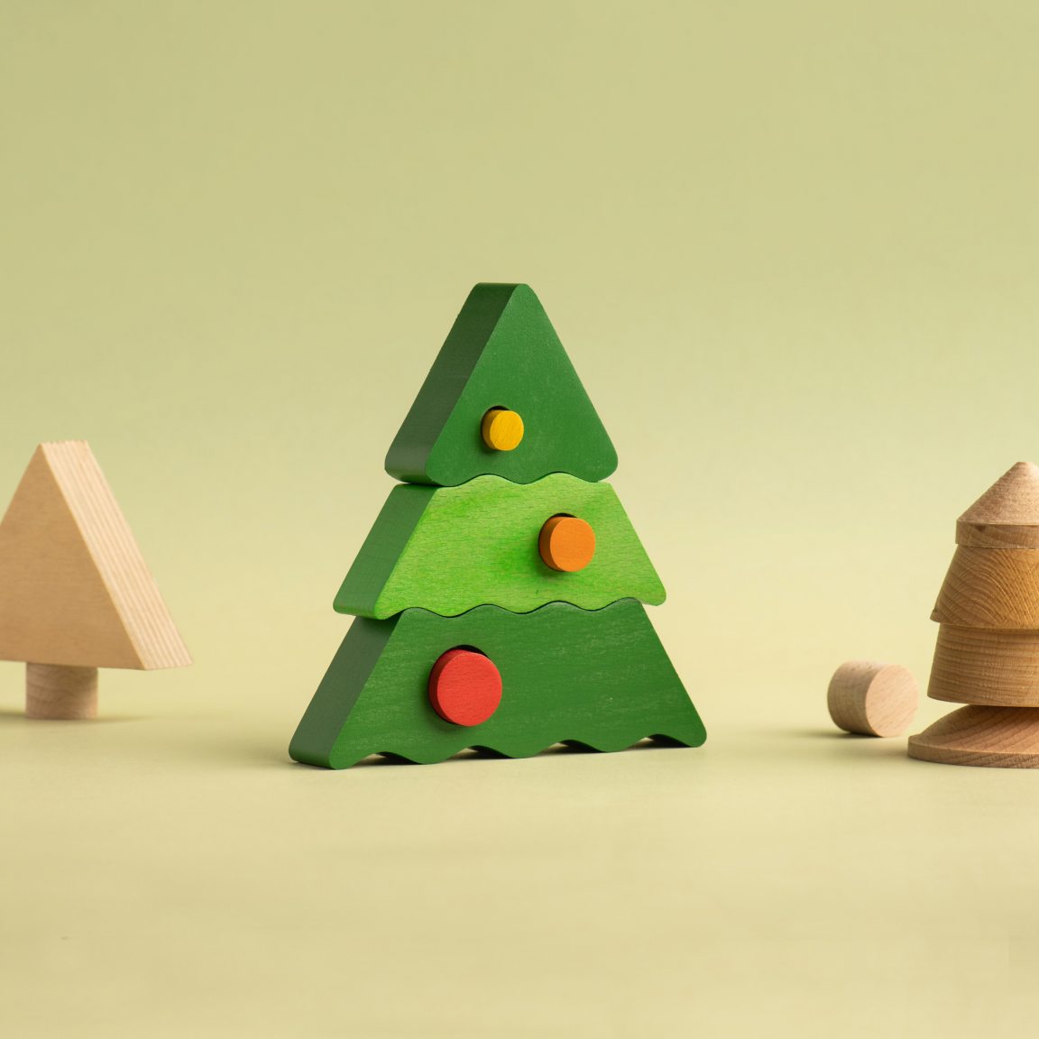Small stacking toy "Christmas tree"