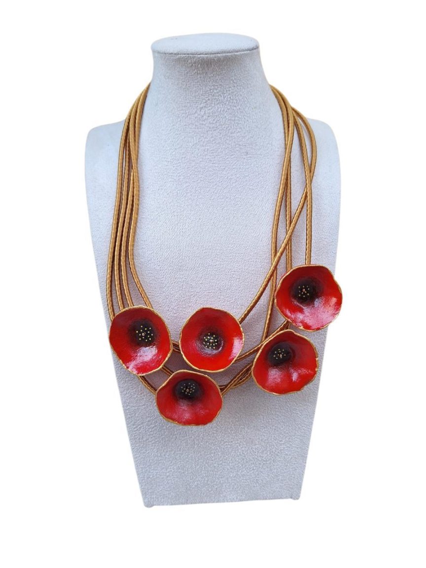 Long necklace with papier-mâché poppies