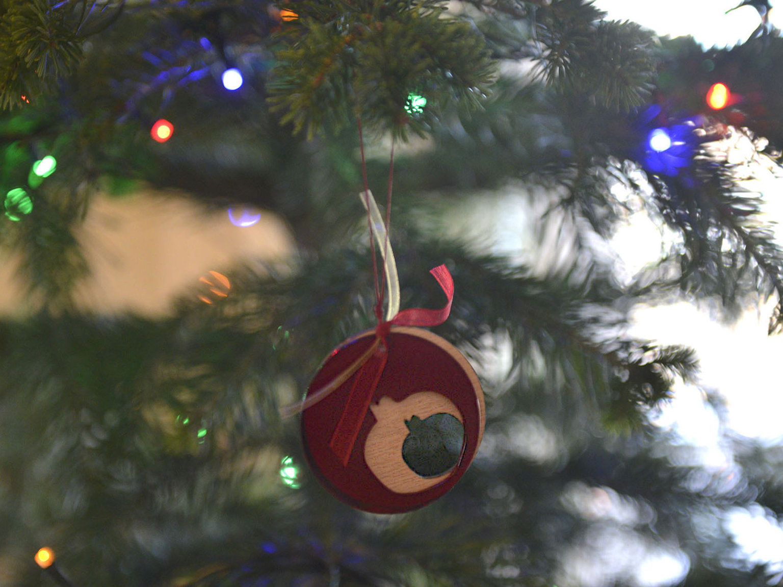 Small wooden & plexiglass ornament with pomegranate
