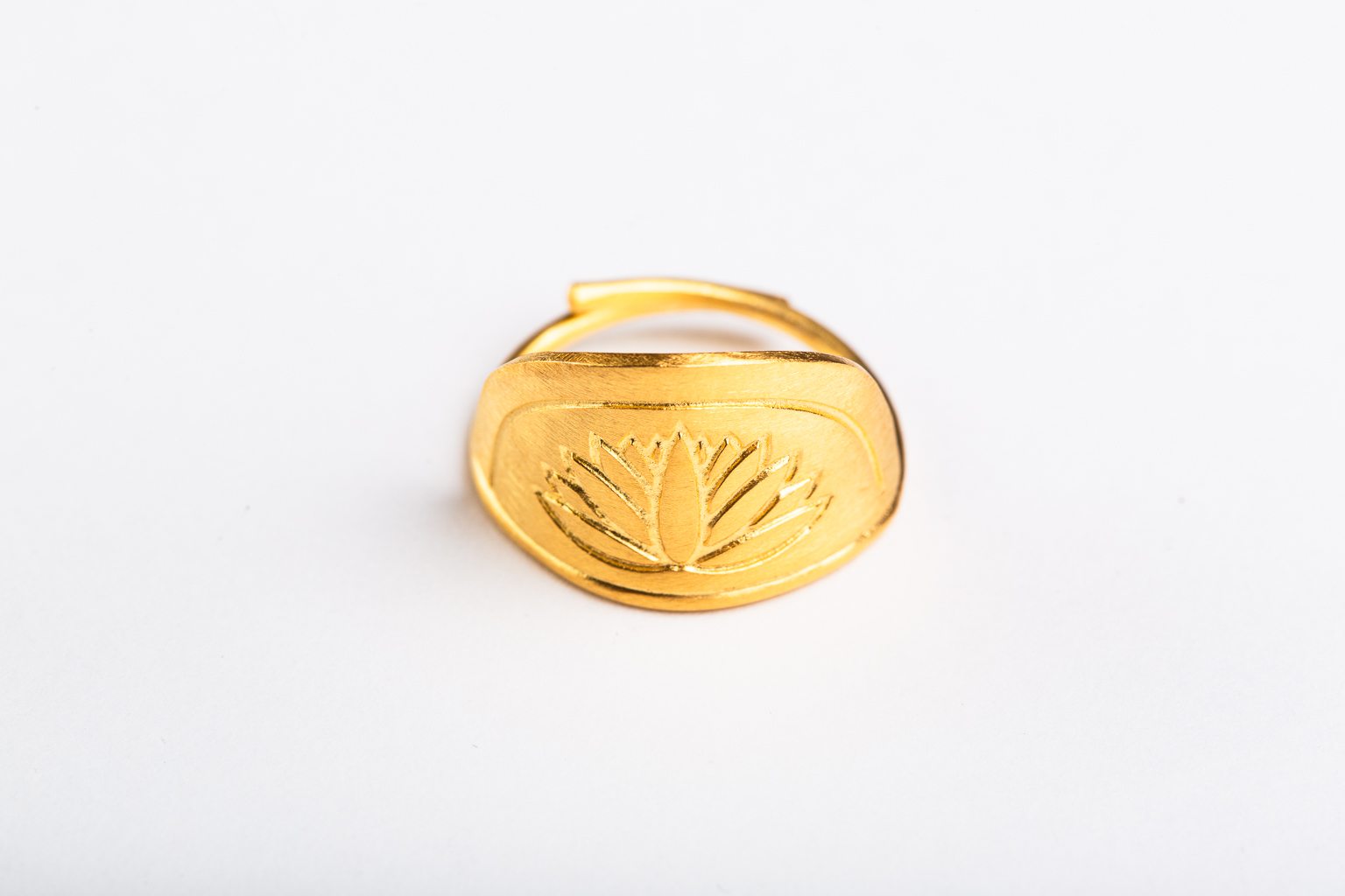 Gold-plated "Lotus" ring