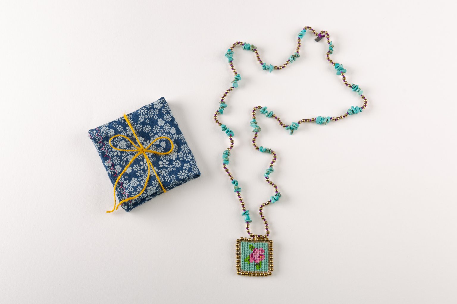 Collier rosaire rose turquoise