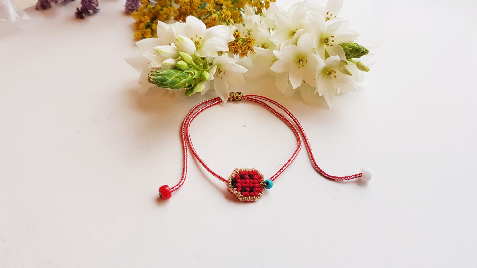 Bracelet "martis" à la coccinelle