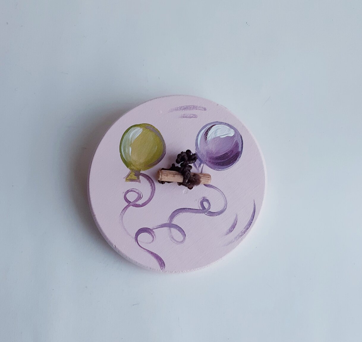 Ξύλινο κουμπί με μπαλόνια