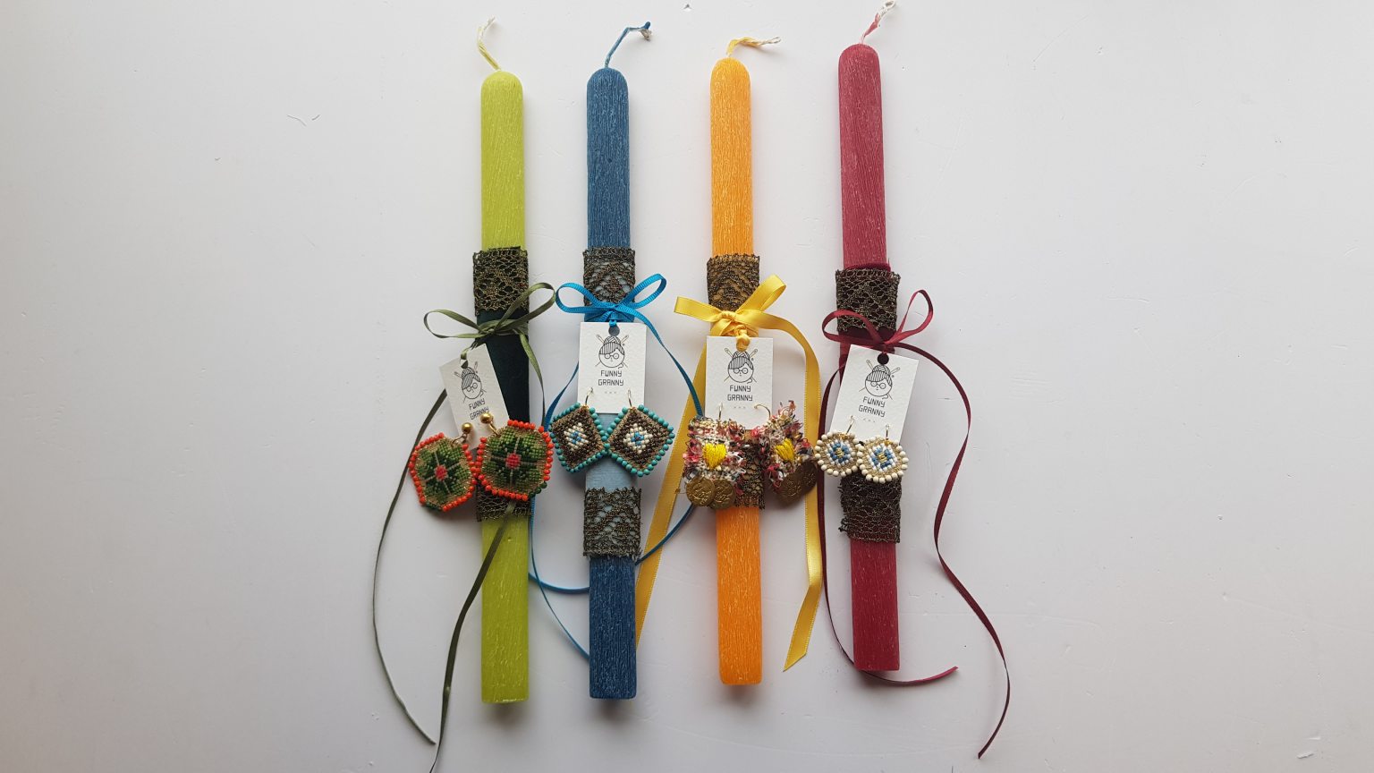 Easter candle with hand-embroidered "Mati" earrings