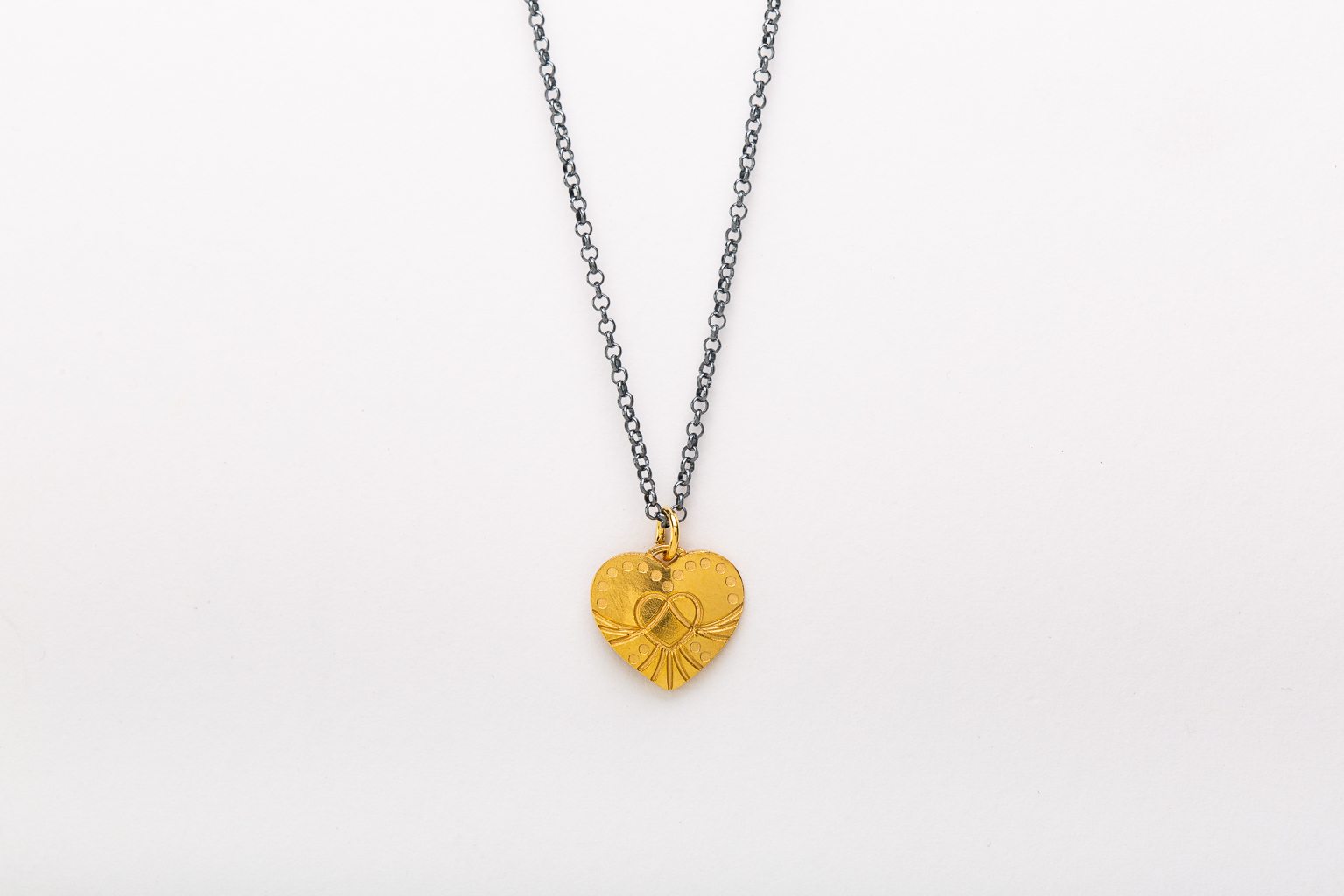 Gold-plated necklace love heart bow 