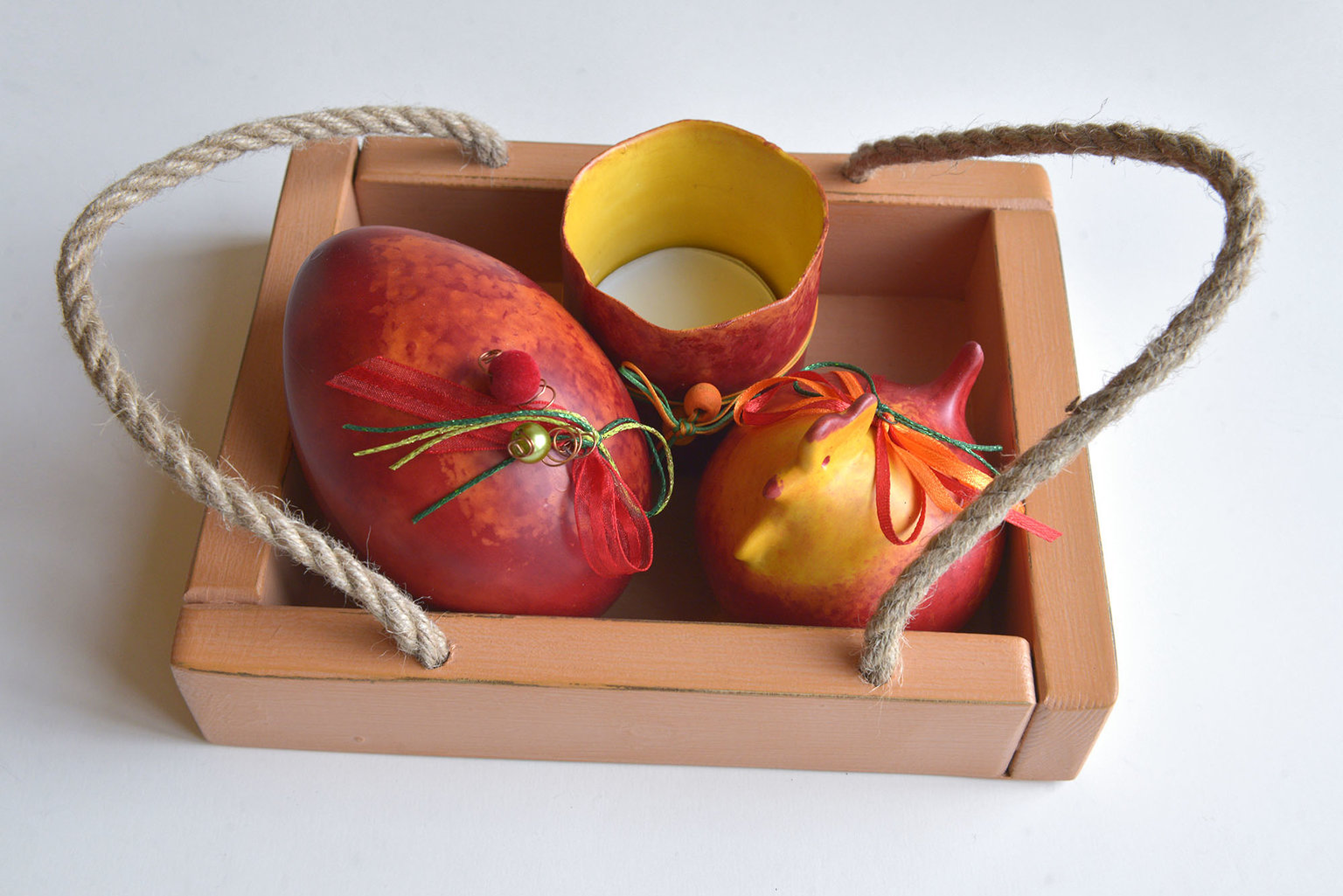 Petit panier de Pâques en bois saumon