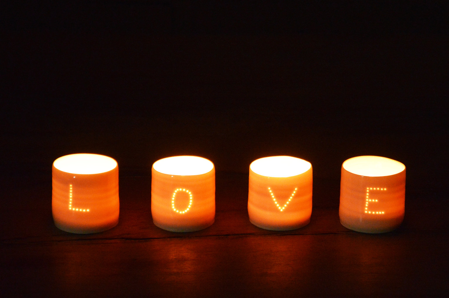 Set of mini tealight holders, 'L-O-V-E'