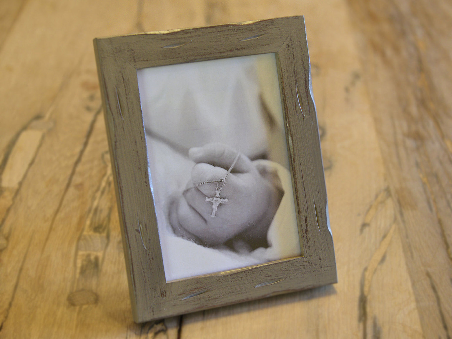 Handcrafted frame, gray