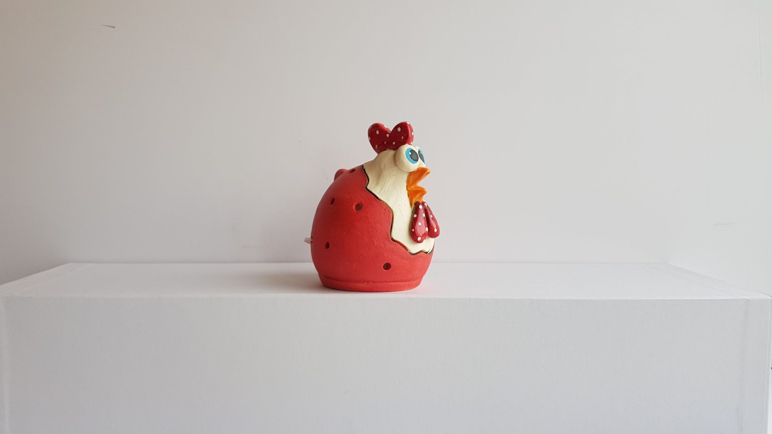 Small handmade ceramic candleholder (chicken)