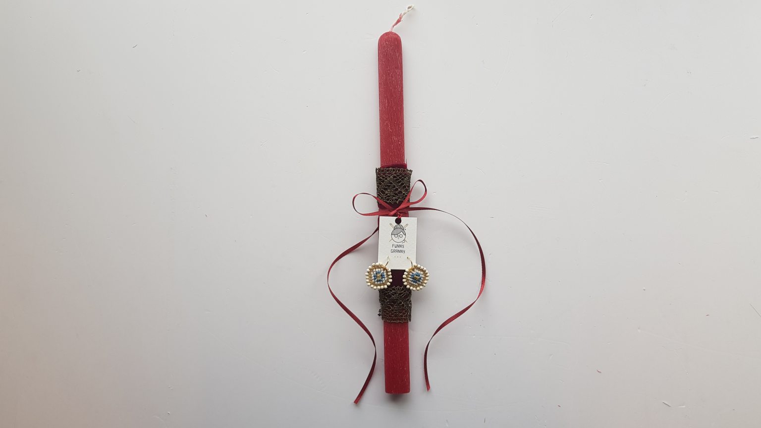 Easter candle with hand-embroidered "Iris" earrings