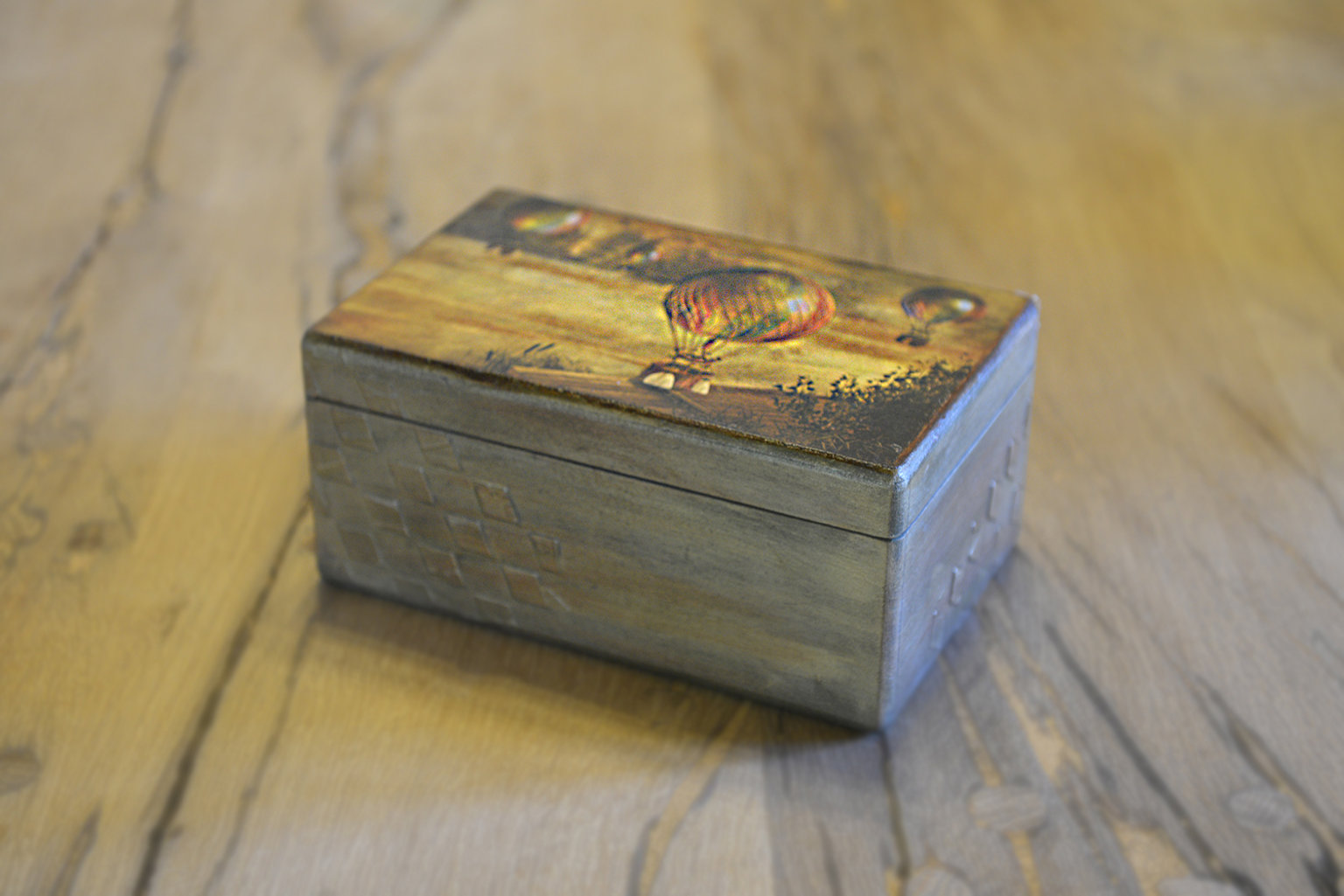 Wooden Box with hot air balloons