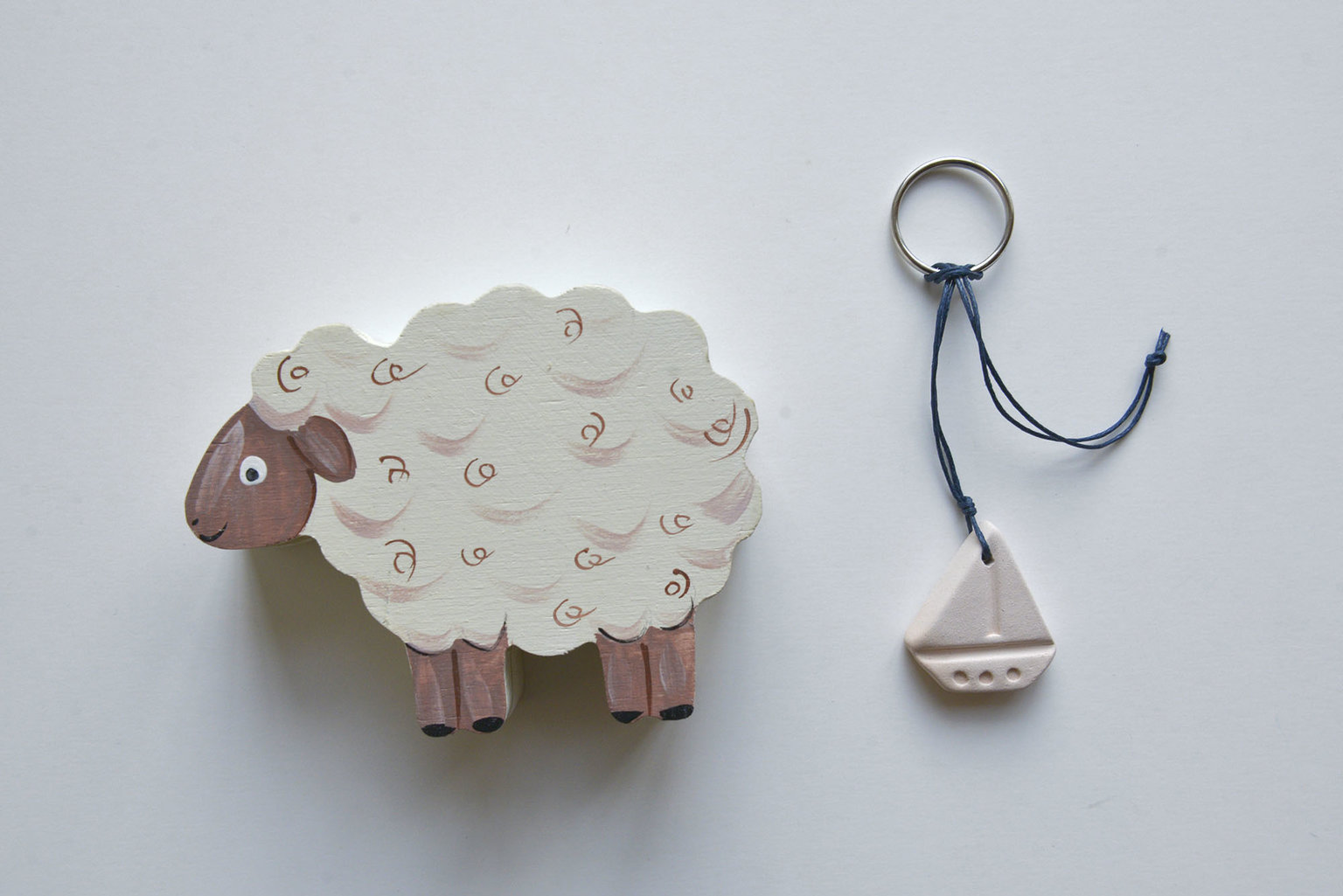 Sheep wooden box