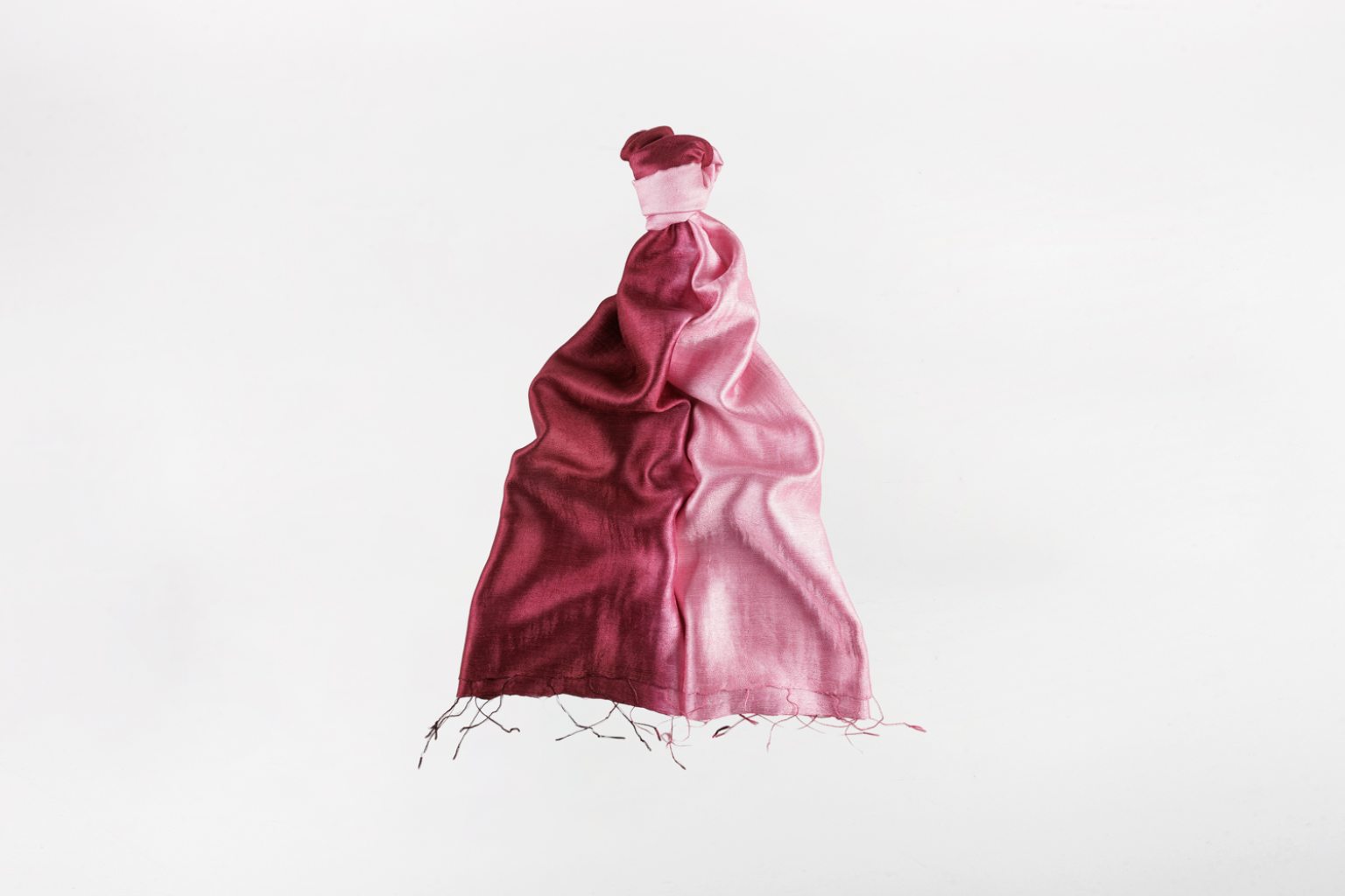 Grand foulard bicolore bordeaux et rose, en soie