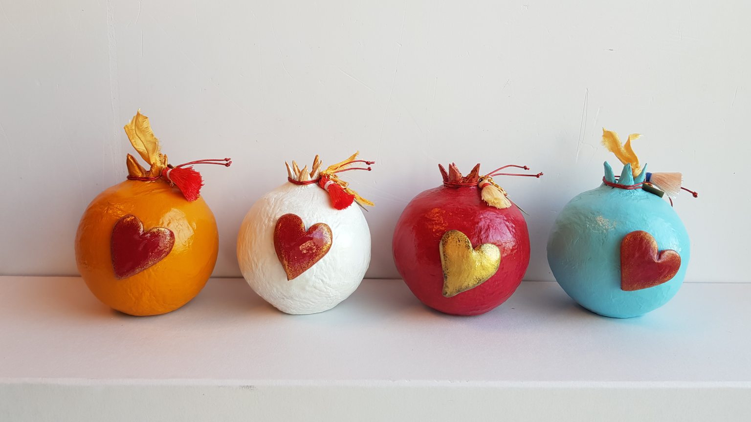 Pomegranate orange en papier mâché 