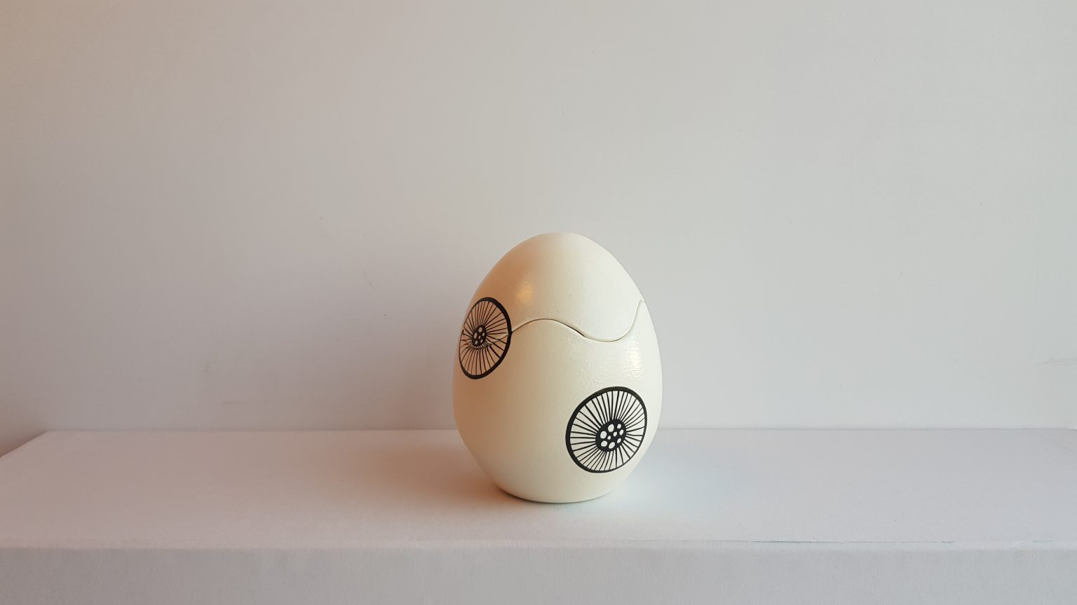 Handmade egg "Circles"