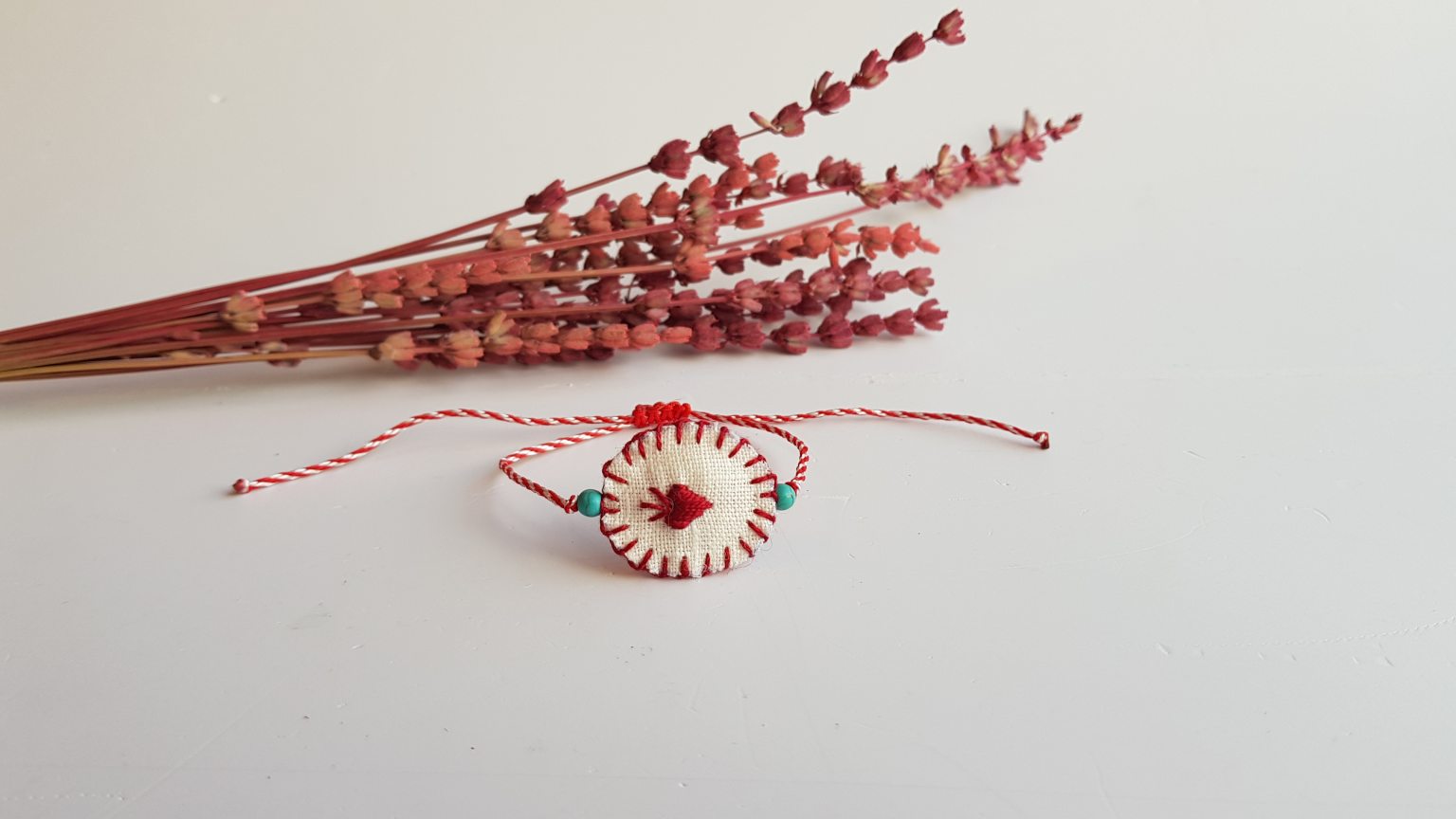 Hand-embroidered heart "martis" bracelet 