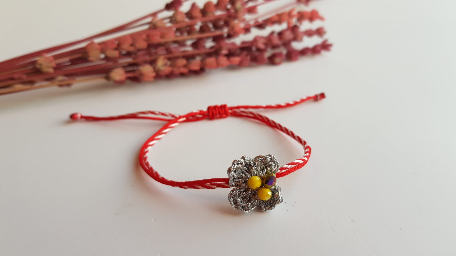 Hand-knitted flower "martis" bracelet