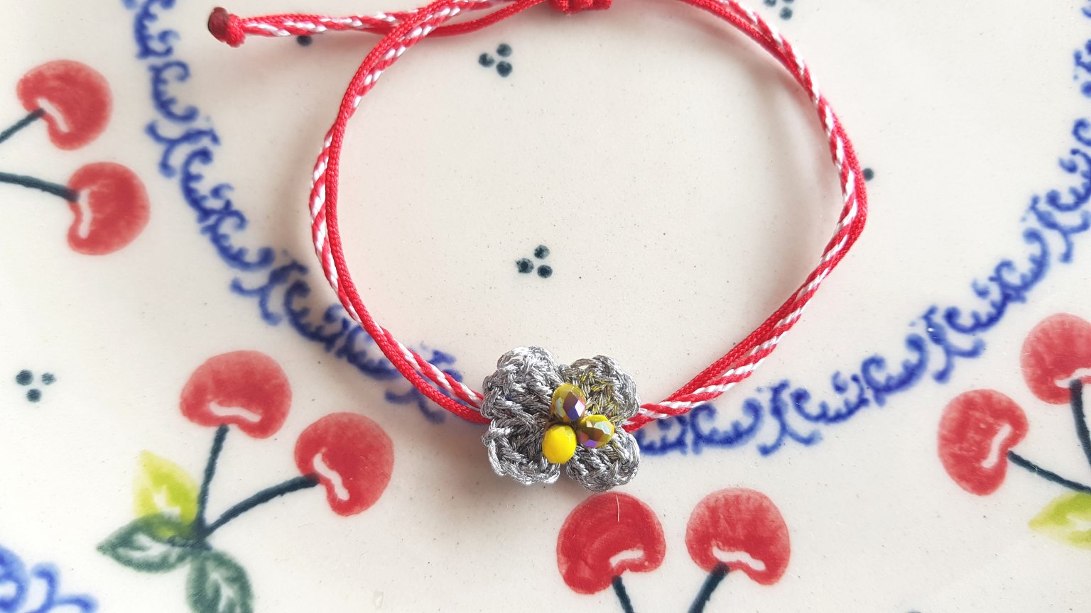 Hand-knitted flower "martis" bracelet