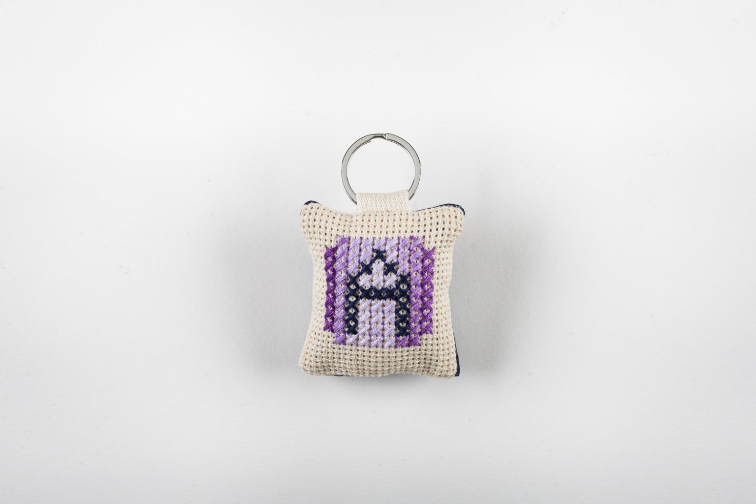 Porte-clés brodé à la main avec l'initiale « Α »