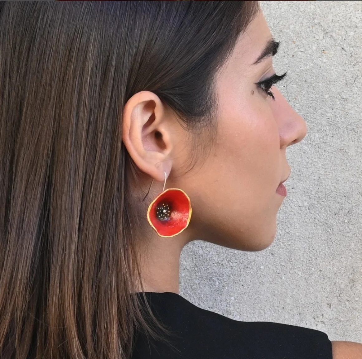 Handmade poppy earrings made of papier-mâché