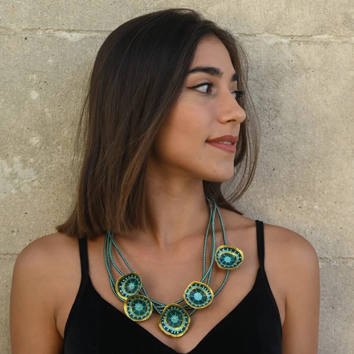 Long necklace with green flowers