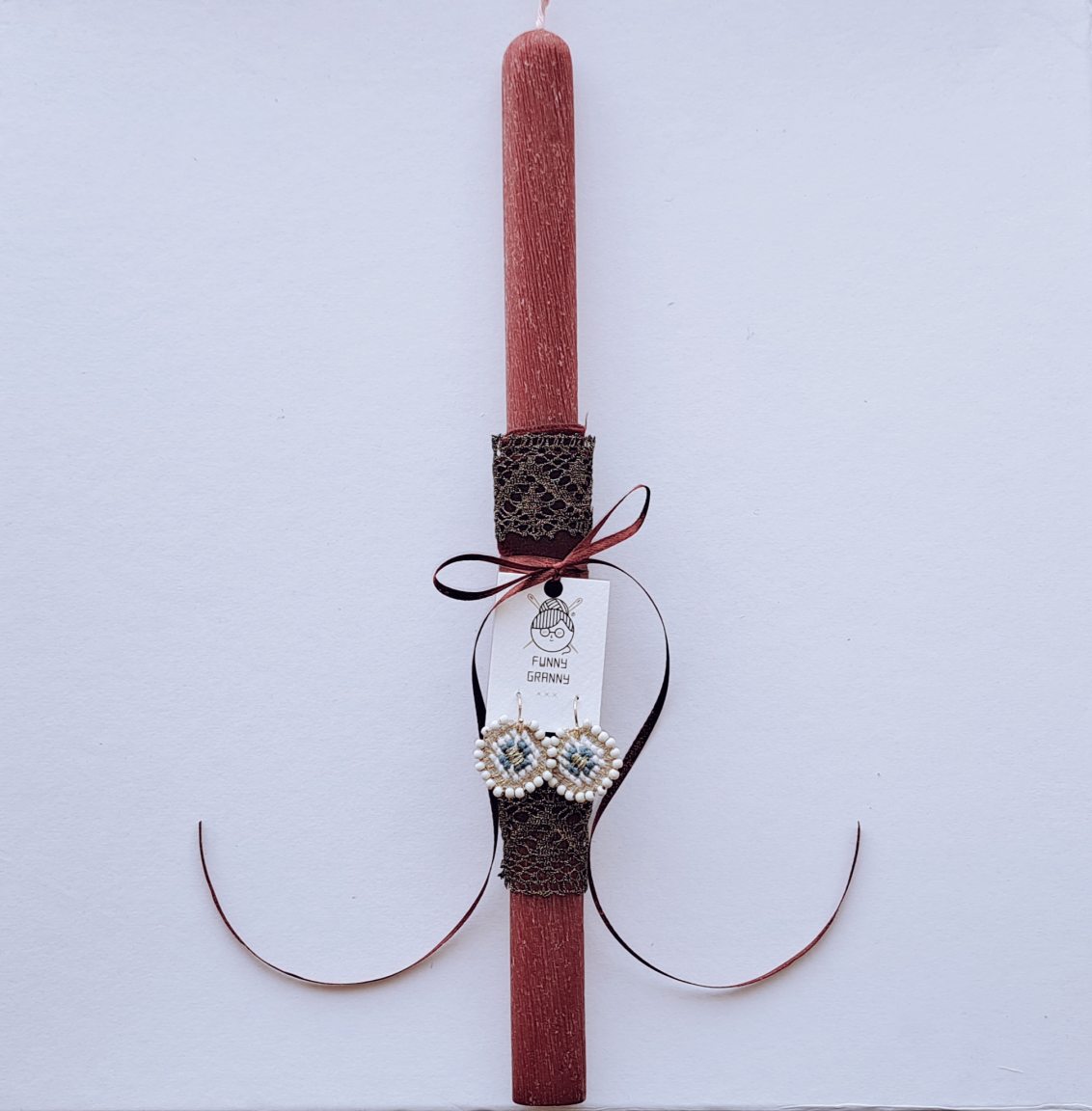 Easter candle with handmade "Iris" earrings