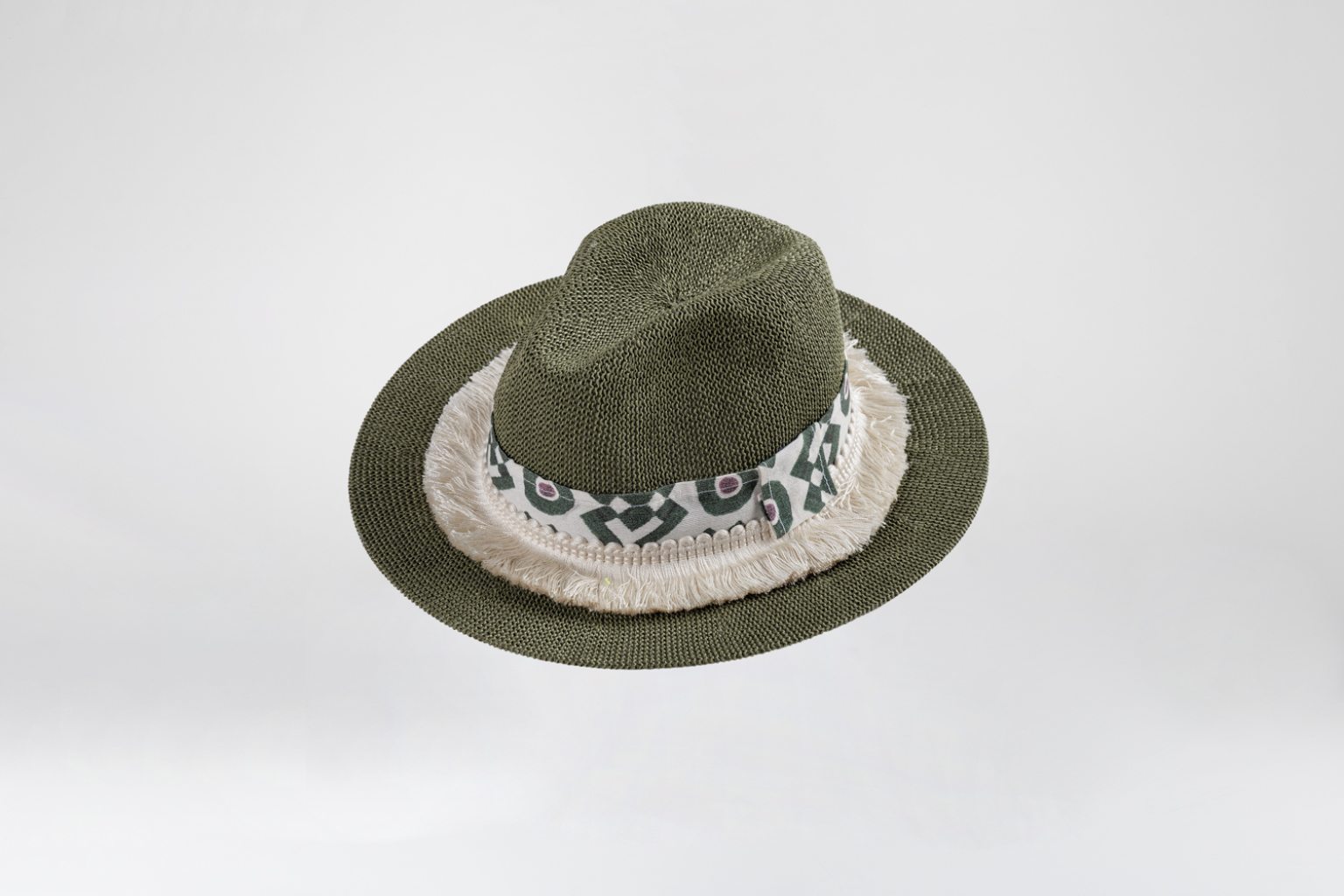 "Aura" hat