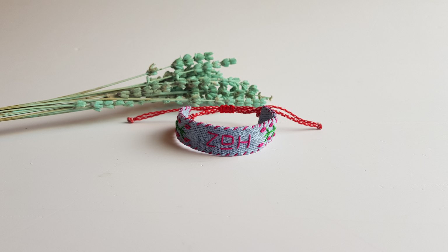 Hand-embroidered "ΖΩΗ" martis bracelet 