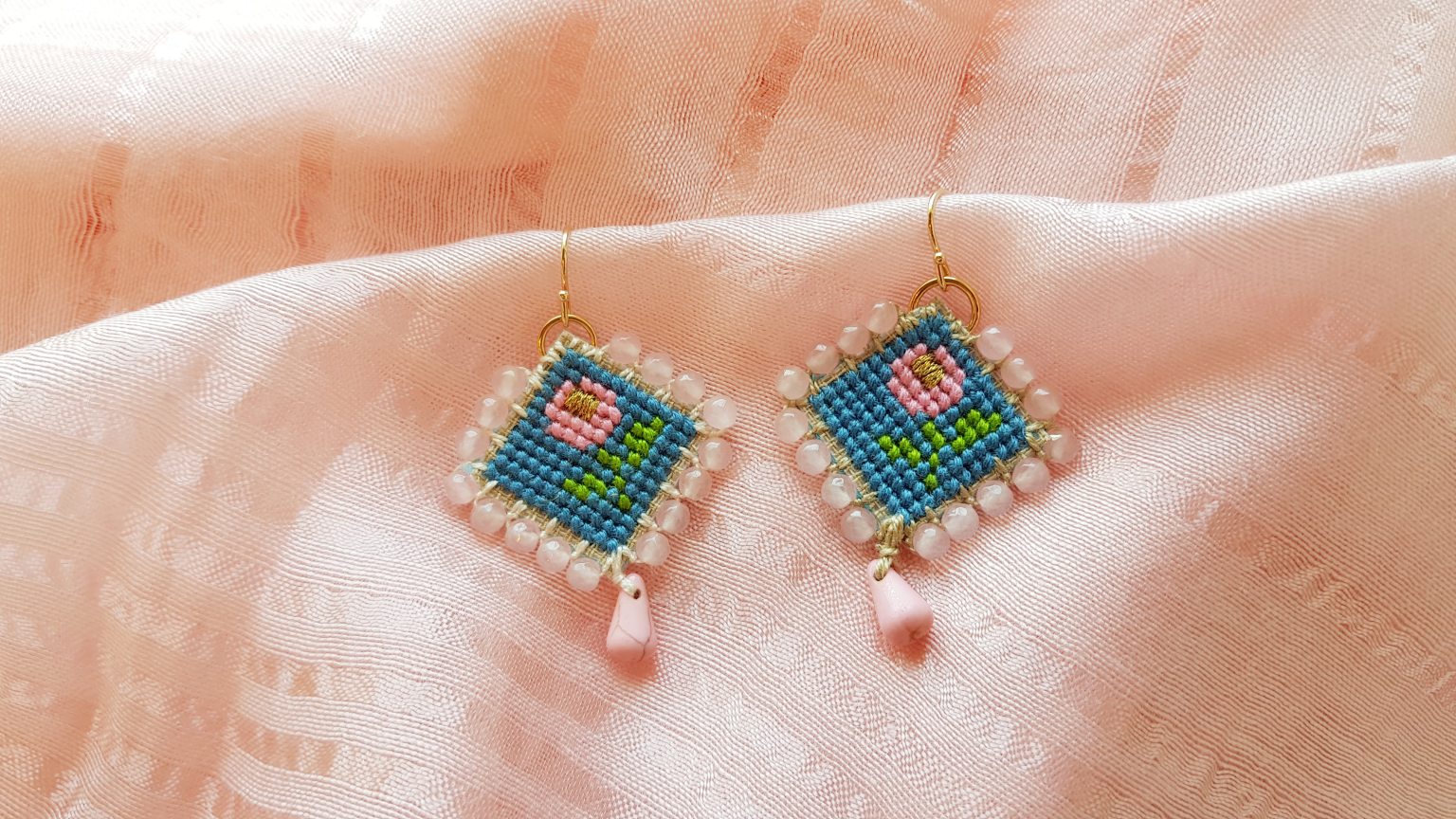 Turquoise handmade earrings with pink "achates" & "chaolites"