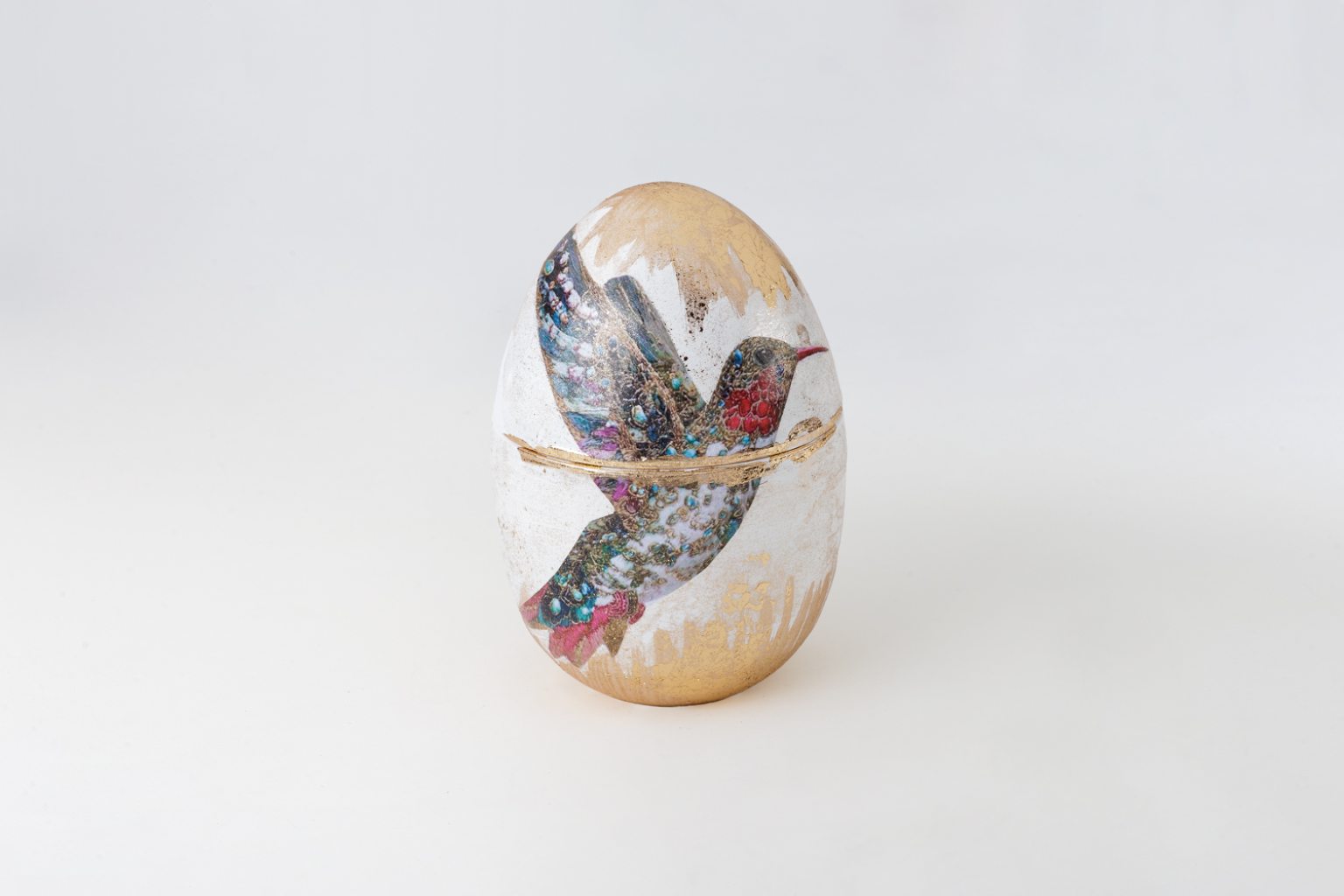 Handmade ceramic egg with robin