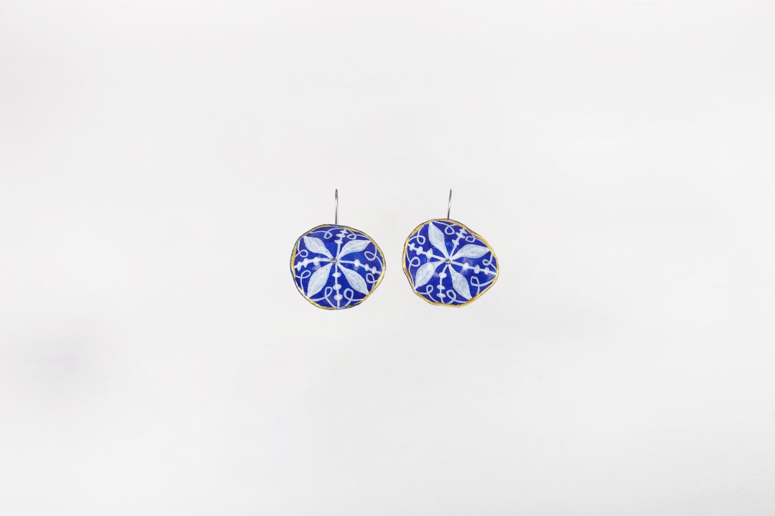 Handmade "Neda" earrings made of papier-mâché