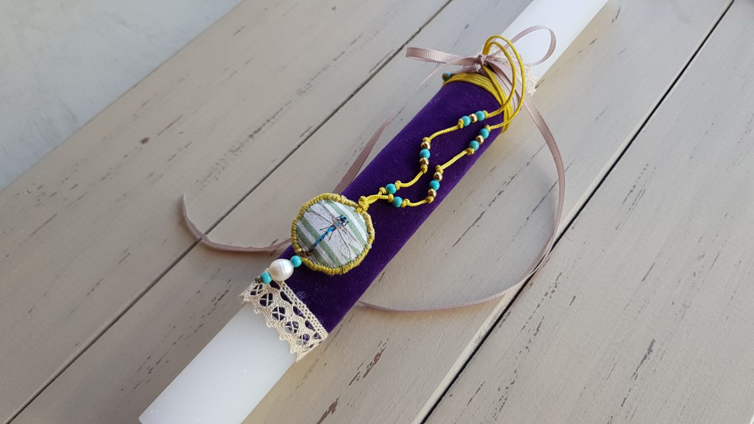 Easter candle purple with hand-embroidered necklace