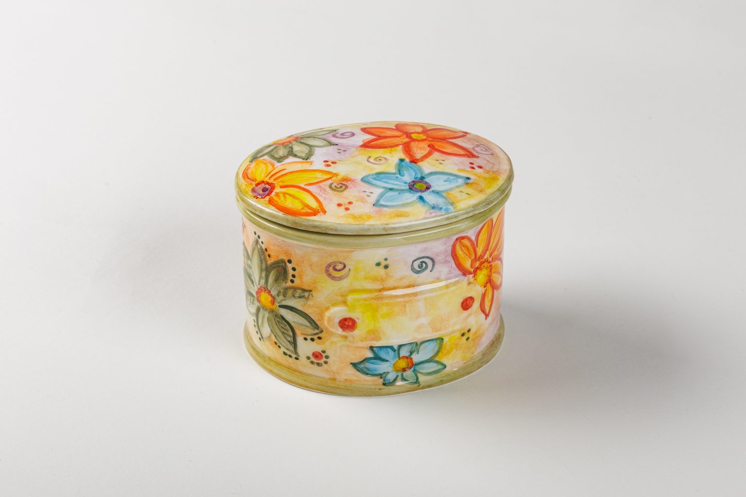 Biscuiterie en céramique faite à la main