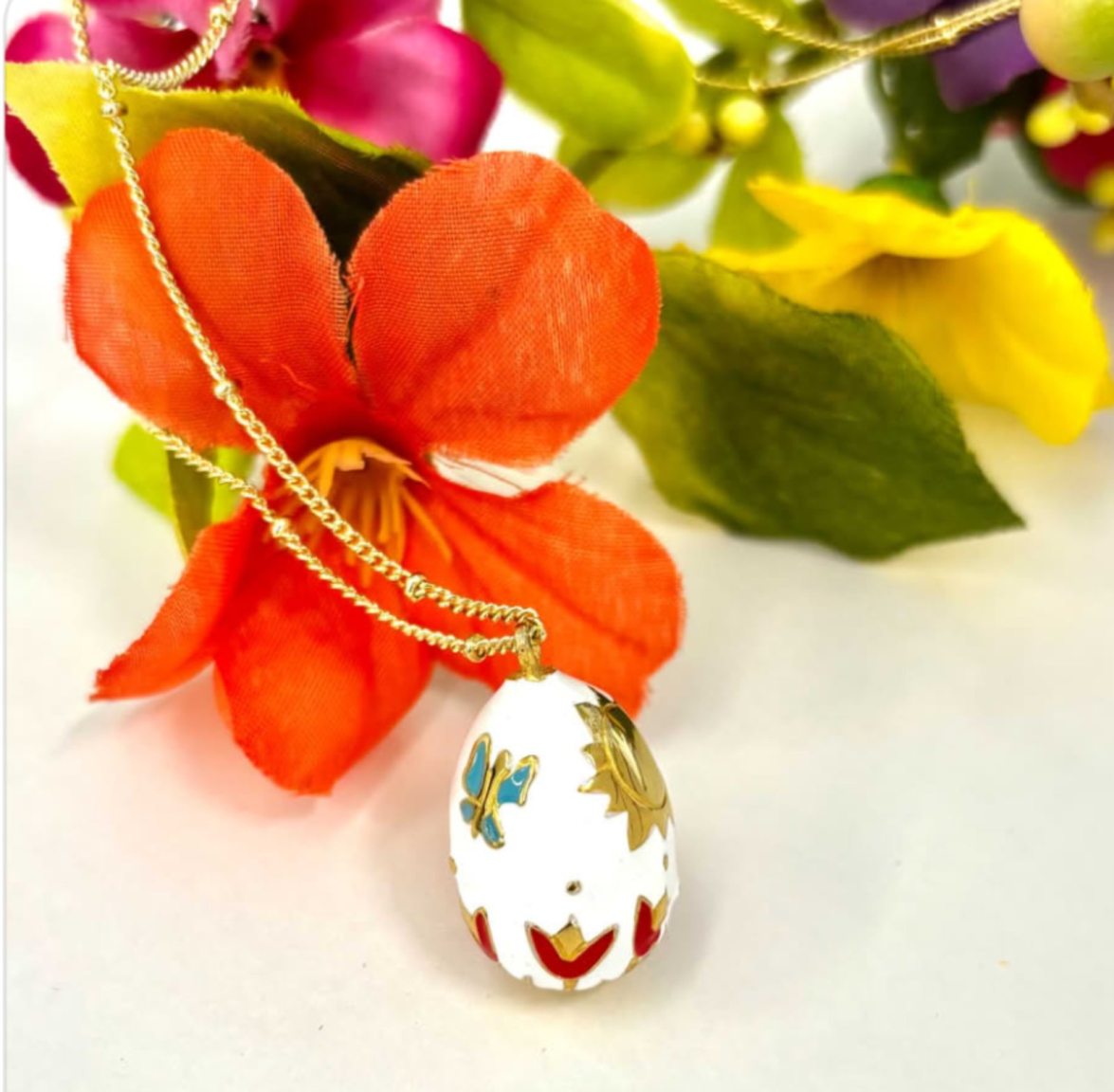 White egg "Meadow" with gold-plated sun