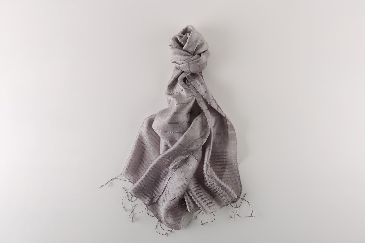 Foulard en soie gris