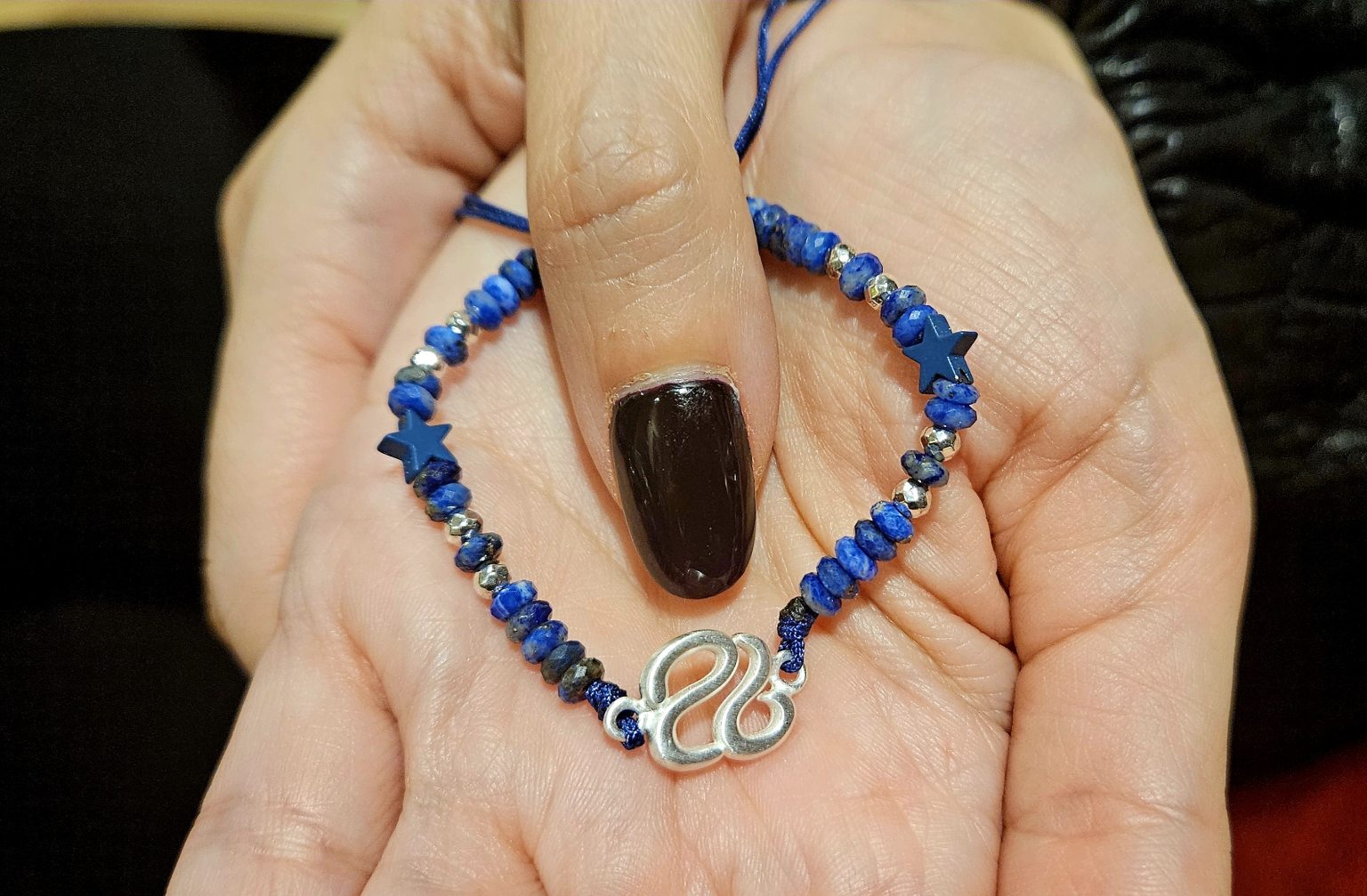 Ασημένιο βραχιόλι "26" με μπλε ημιπολύτιμες πέτρες