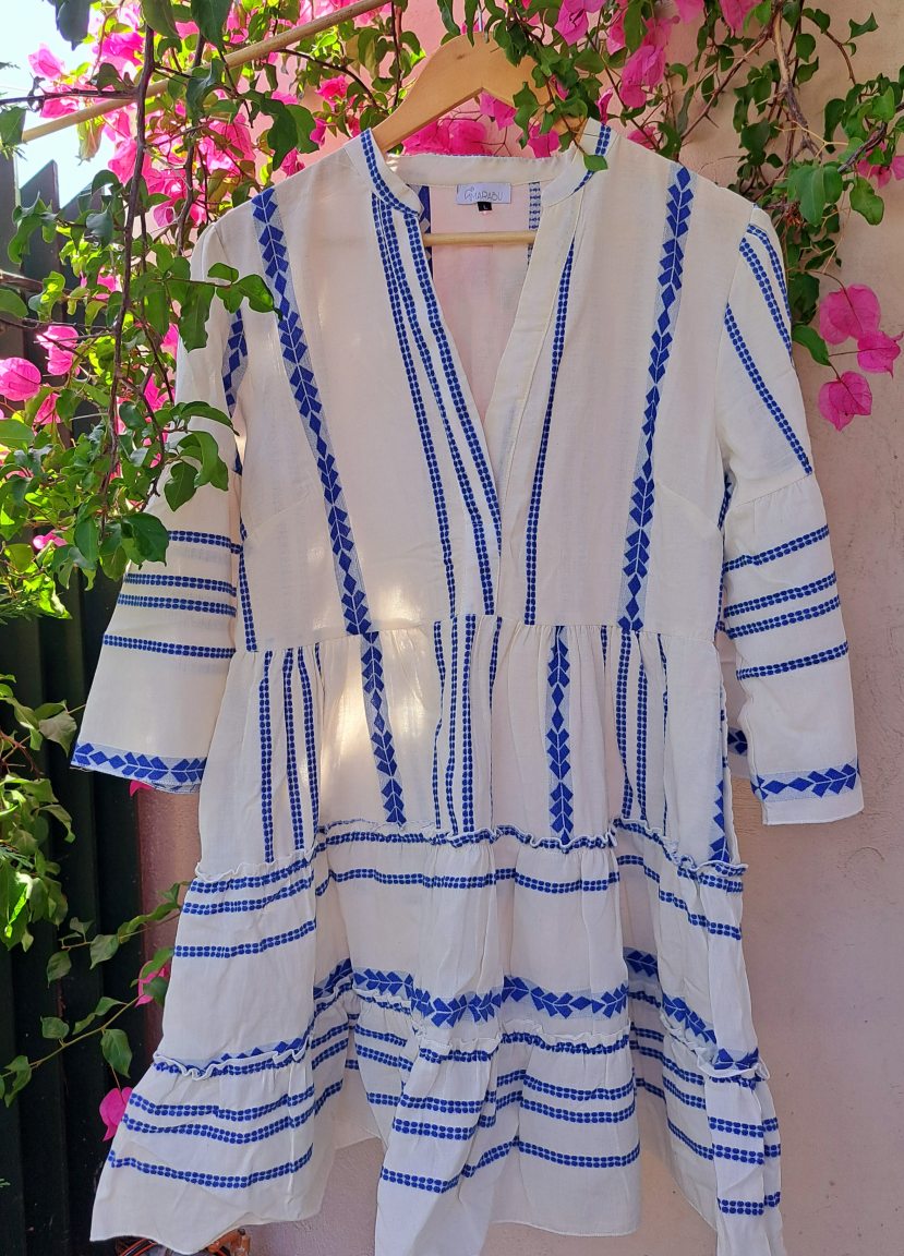 Blue & ecru caftan with Greek pattern