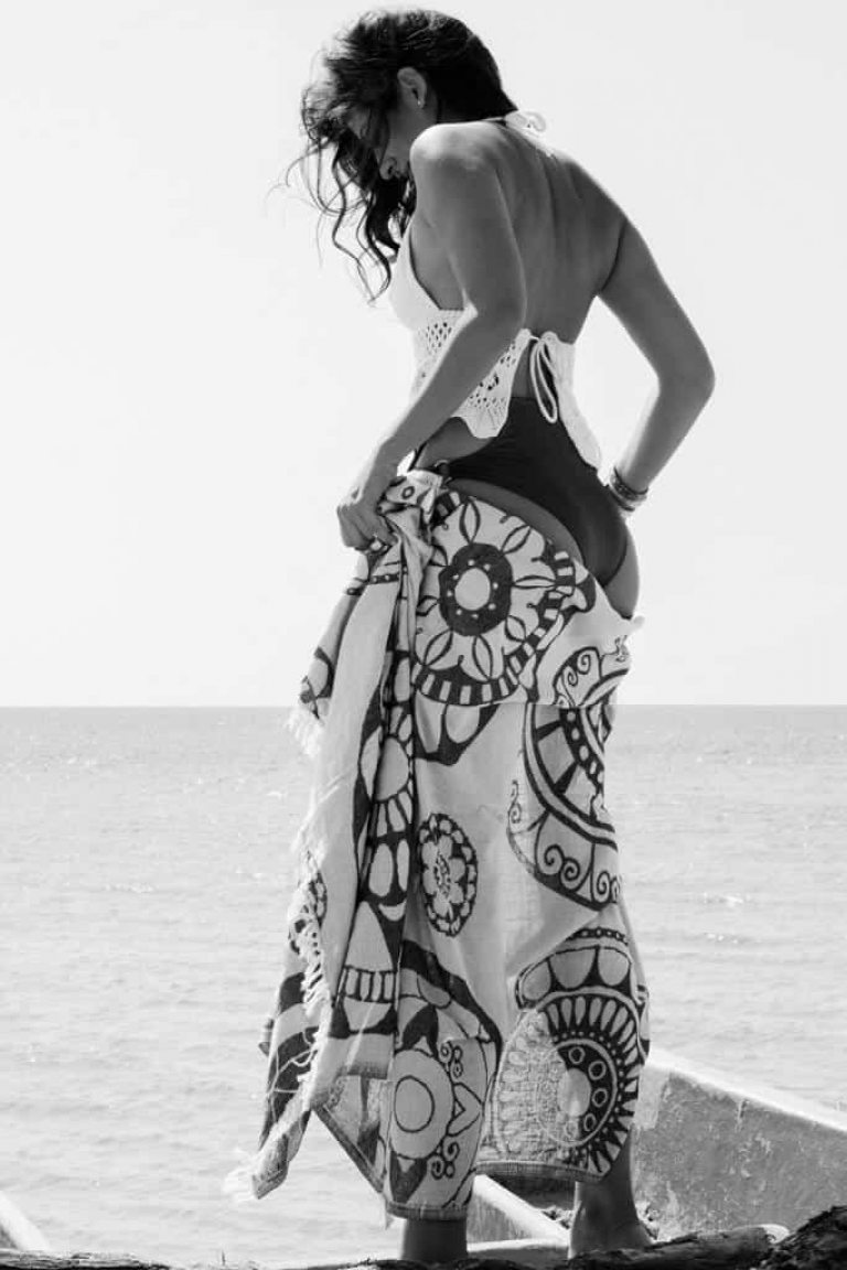 Black - beige pareo "Aegina"